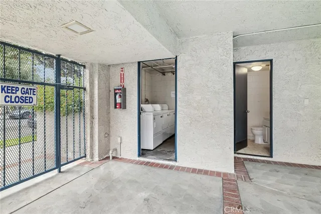 $599,000 | 14560 Clark Street, Unit 215, Sherman Oaks, CA 91411