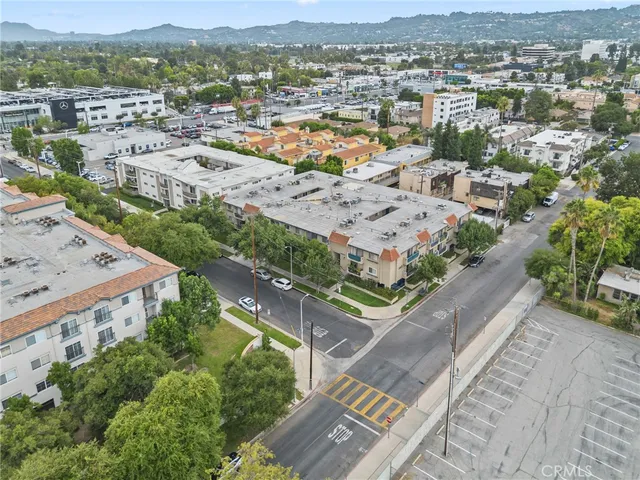 $599,000 | 14560 Clark Street, Unit 215, Sherman Oaks, CA 91411