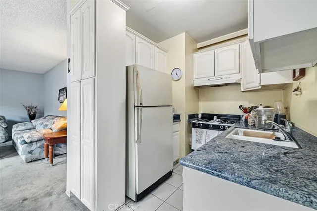 $599,000 | 14560 Clark Street, Unit 215, Sherman Oaks, CA 91411