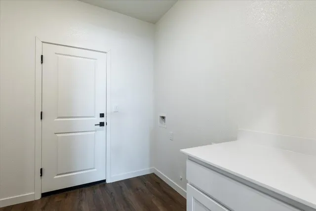 a view of utility room