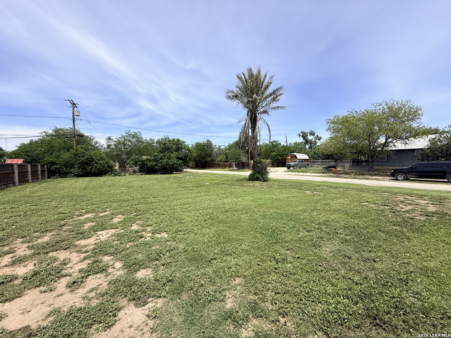600 Crouch Avenue Devine, TX 78016 - Photo 5 of 8