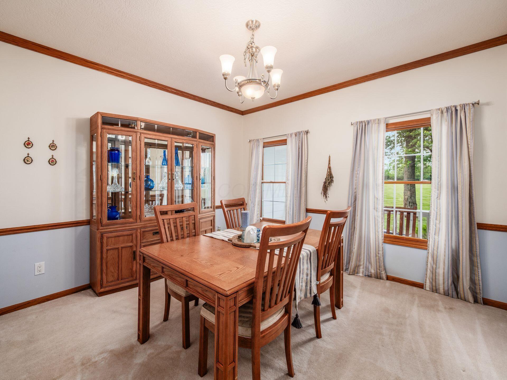 1397 Horseshoe Road Delaware, OH 43015 - Photo 8 of 64 Formal Dining
