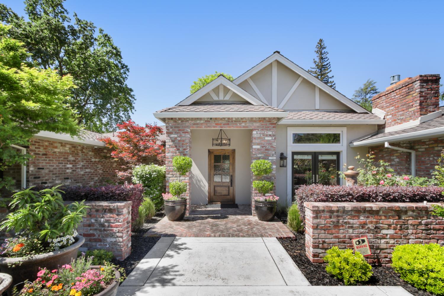495 Bret Harte Road Sacramento, CA 95864 - Photo 3 of 84 a front view of a house with a porch