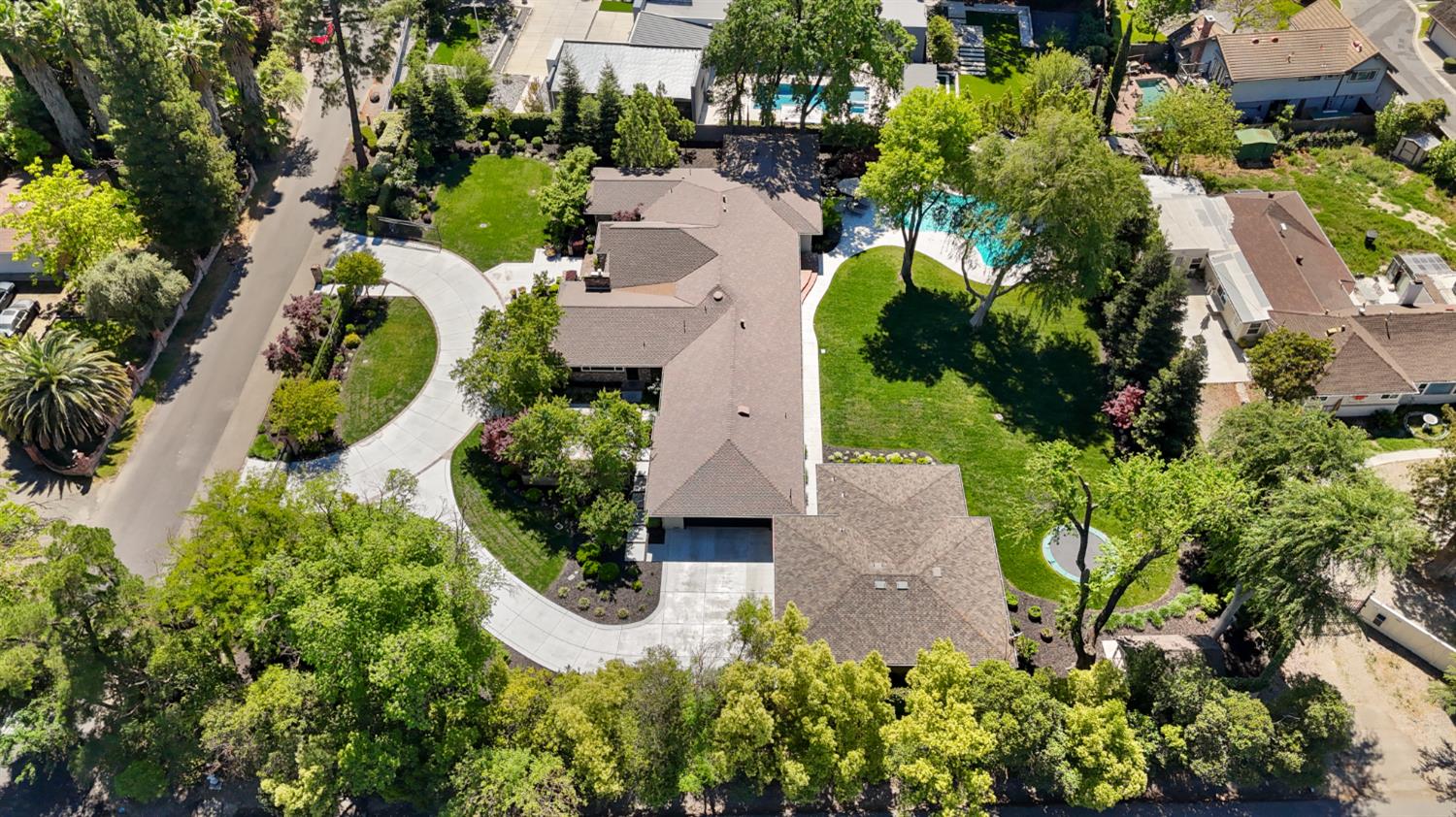 495 Bret Harte Road Sacramento, CA 95864 - Photo 79 of 84 an aerial view of a house with garden space and street view