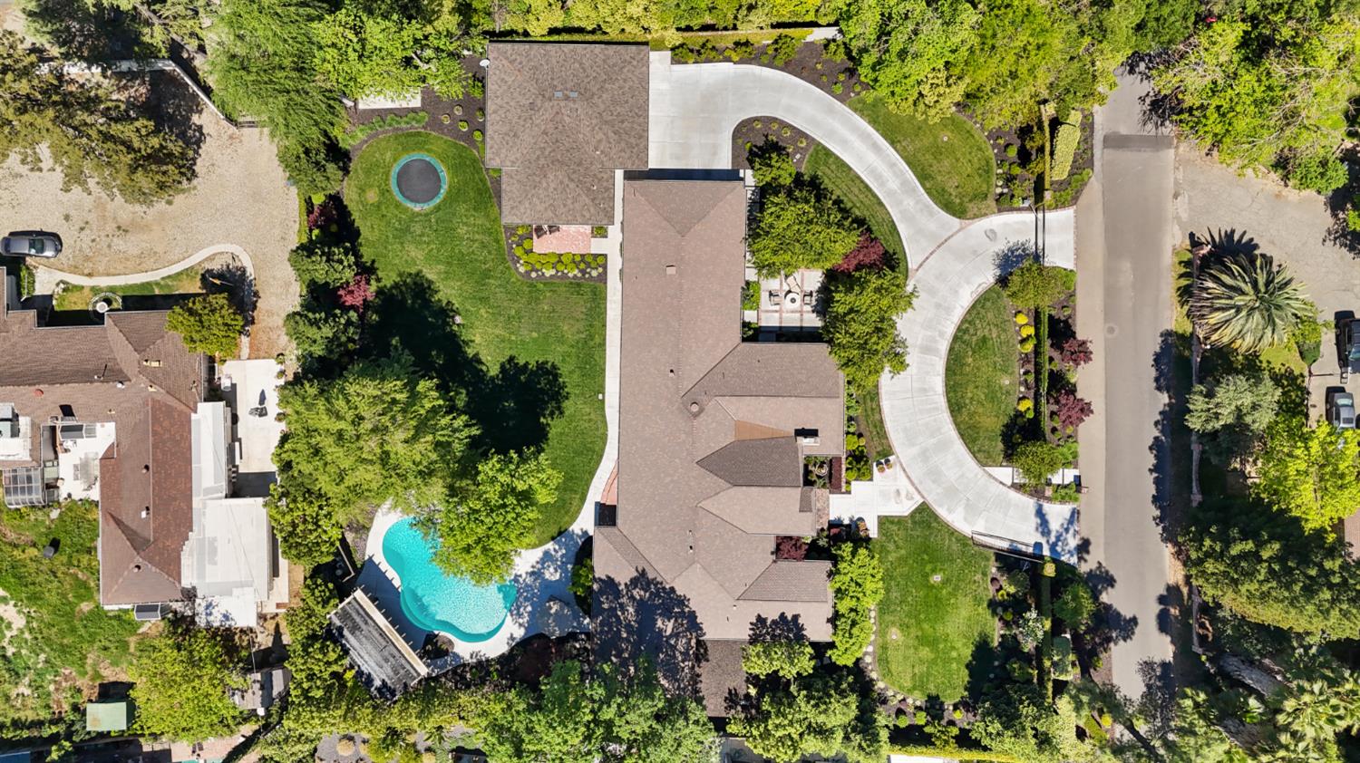 495 Bret Harte Road Sacramento, CA 95864 - Photo 80 of 84 an aerial view of a house with a garden