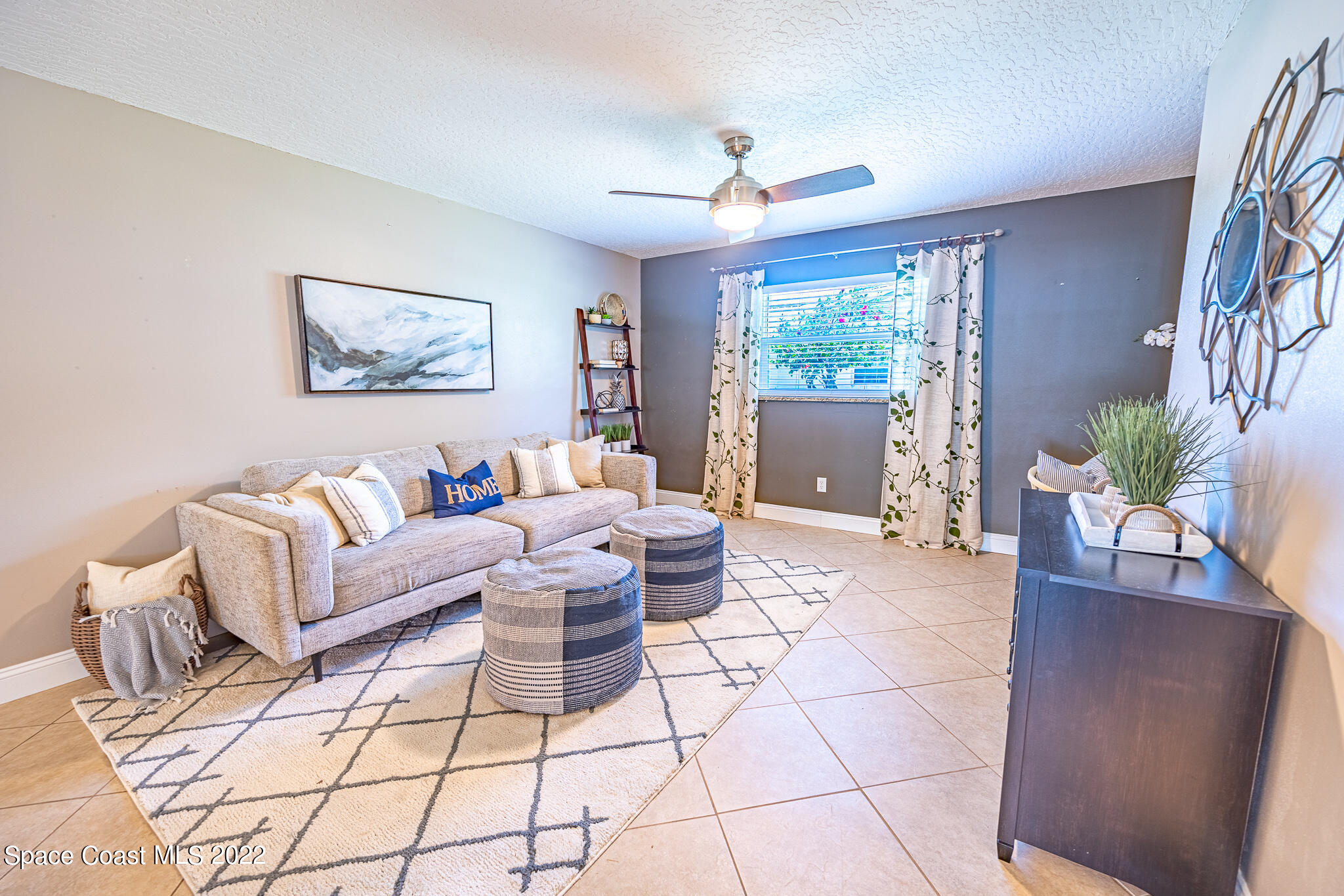 1050 Sunswept Road Northeast Palm Bay, FL 32905 - Photo 4 of 39 6O1A9856-HDR