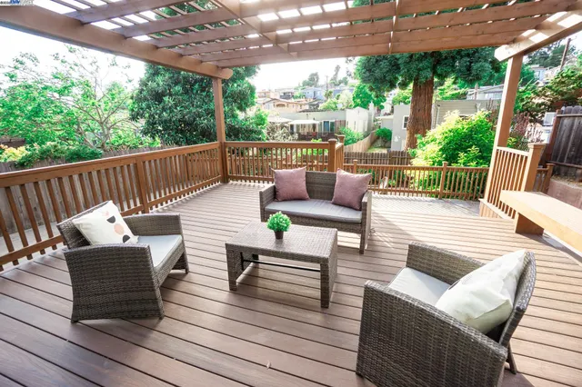 $869,000 | 3027 Maxwell Avenue, Oakland, CA 94619