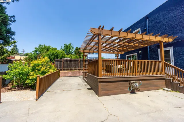 $869,000 | 3027 Maxwell Avenue, Oakland, CA 94619