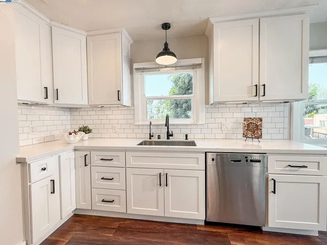 $869,000 | 3027 Maxwell Avenue, Oakland, CA 94619