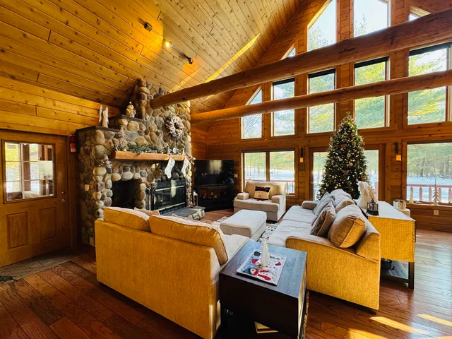 $598,900 | 717 West 17th Drive, Arkdale, WI 54613