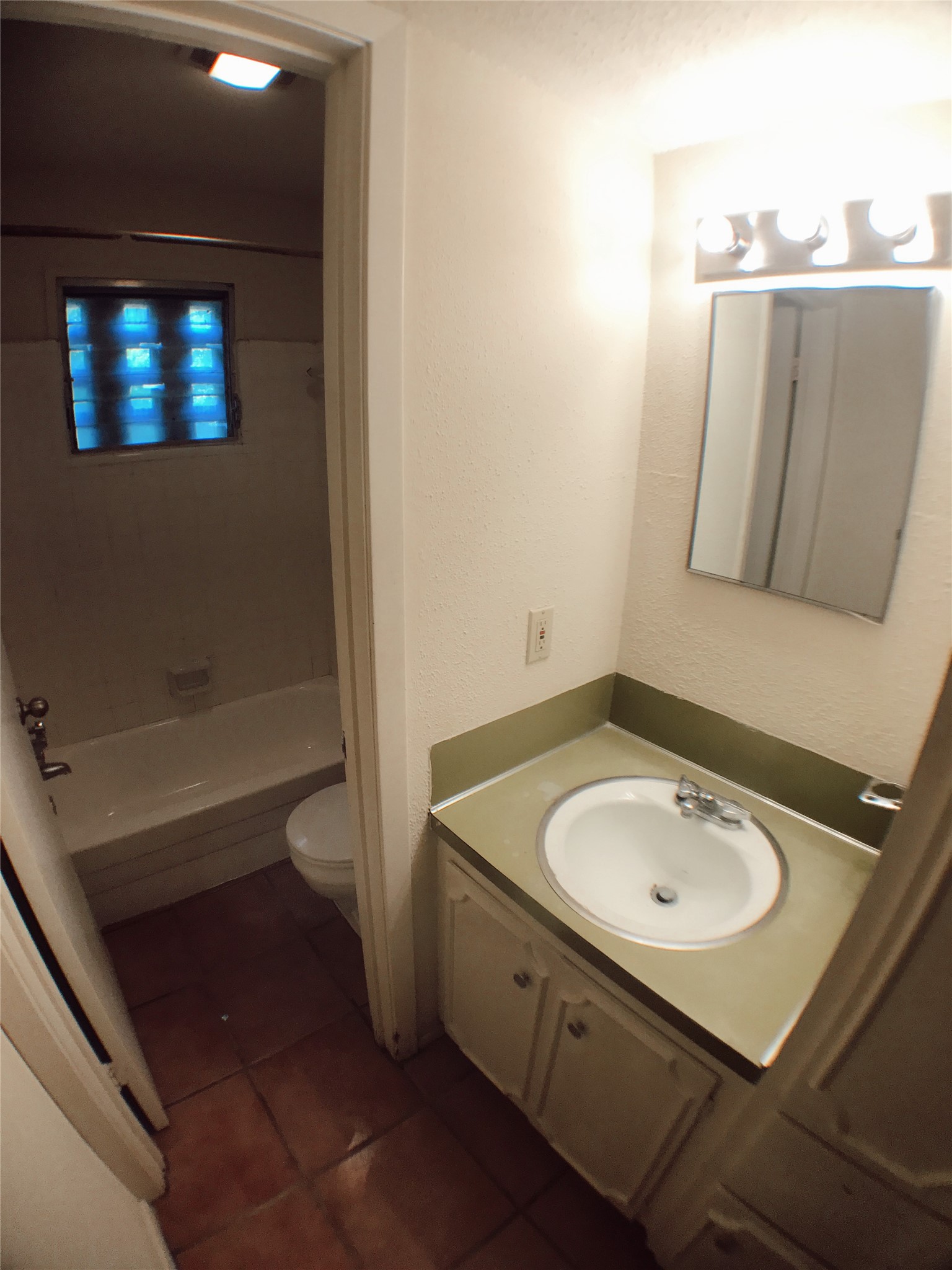 2610 Salado Street, Unit 112 Austin, TX 78705 - Photo 9 of 10