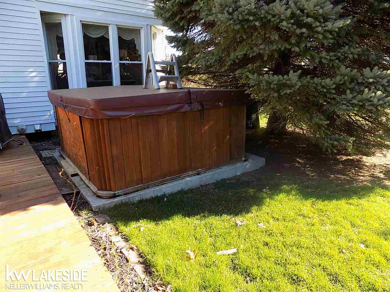 46215 Doubletree Road Canton, MI 48187 - Photo 31 of 33 HOT TUB INCLUDED