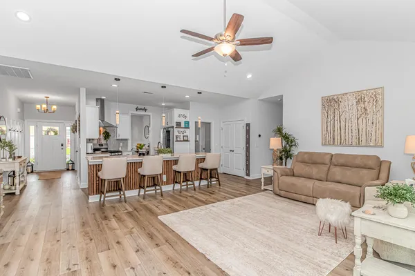 $624,900 | 233 Outboard Drive, Murrells Inlet, SC 29576