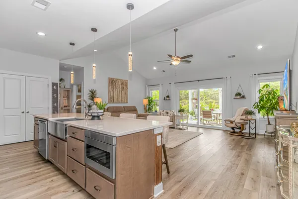 $624,900 | 233 Outboard Drive, Murrells Inlet, SC 29576