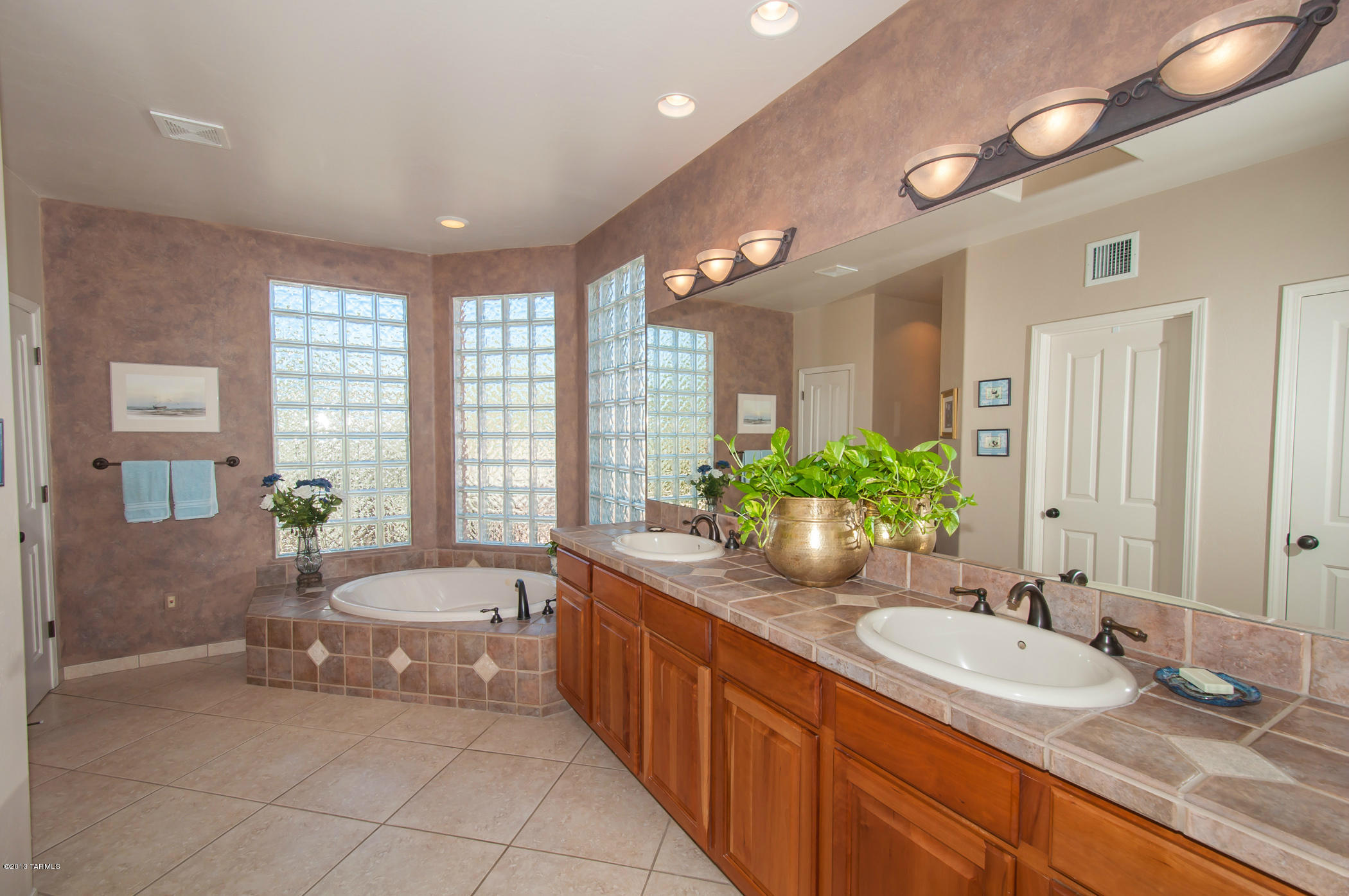 12221 Cloud Ridge Drive Oro Valley, AZ 85755 - Photo 21 of 47