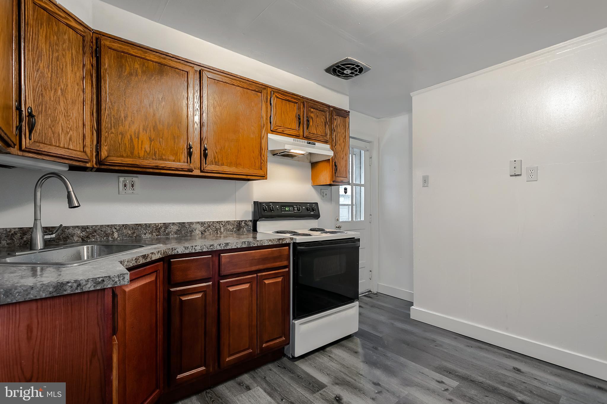 93 South Sproul Road Broomall, PA 19008 - Photo 5 of 12 Gallery Image 5