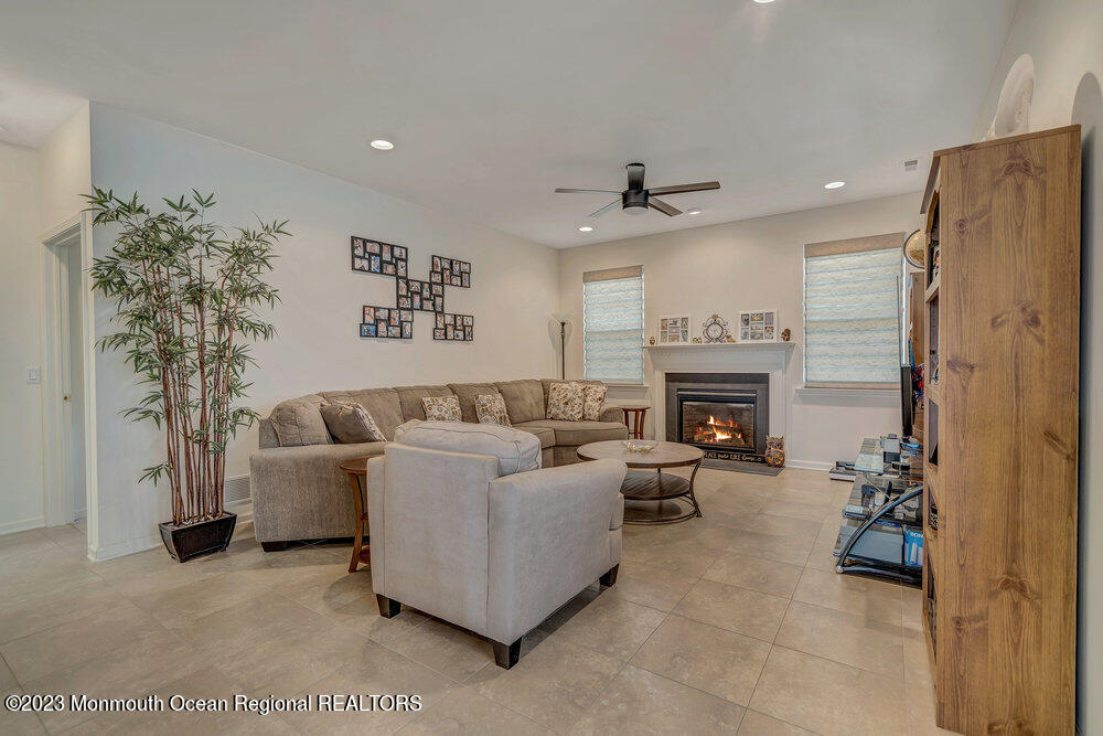 101 Eagle Ridge Circle Lakewood, NJ 08701 - Photo 12 of 21 017_dsc00079_1