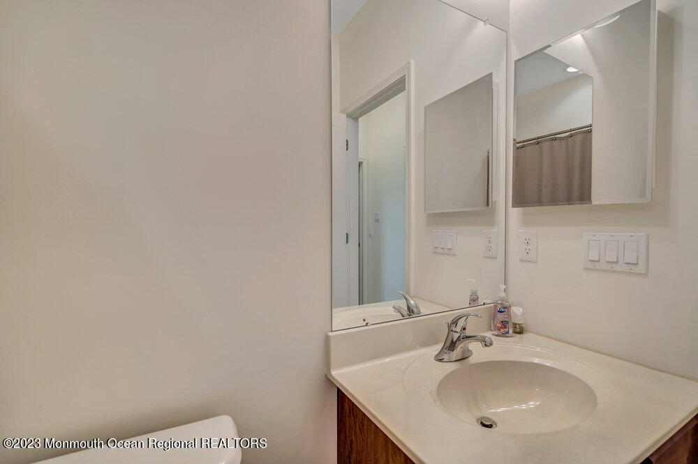 101 Eagle Ridge Circle Lakewood, NJ 08701 - Photo 15 of 21 020_dsc00029
