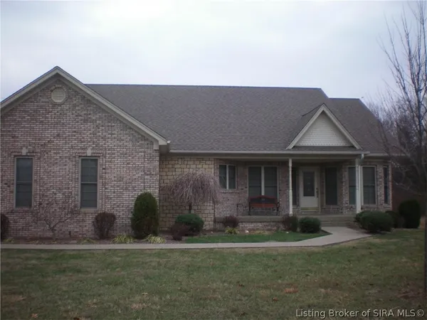 $394,000 | 725 Country Club Estates Drive Northeast, Corydon, IN 47112