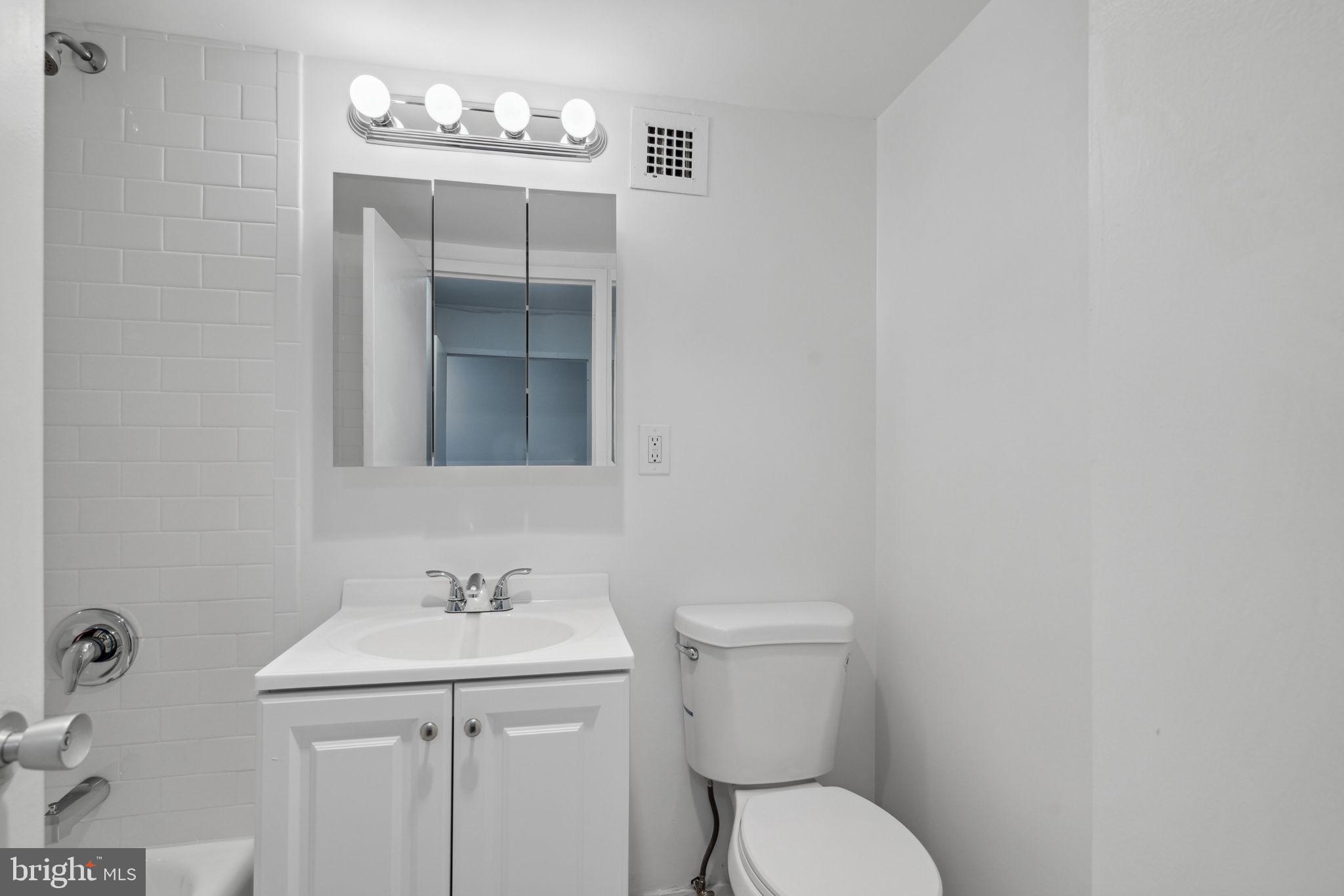 224-30 West Rittenhouse Square, Unit 2602 Philadelphia, PA 19103 - Photo 16 of 25