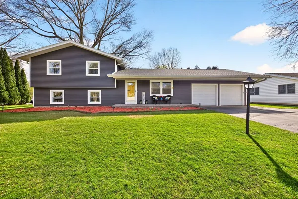 $399,900 | 30 Stuyvesant Road, Pittsford, NY 14534