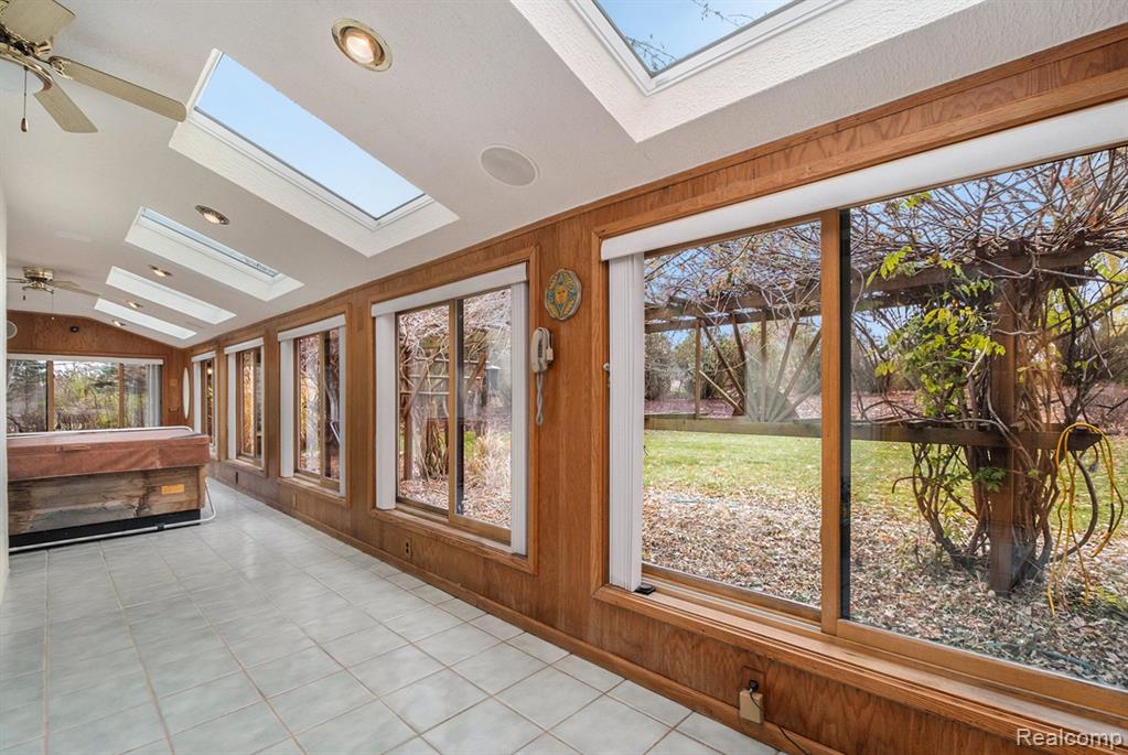 26032 Steele Road Farmington Hills, MI 48331 - Photo 10 of 38