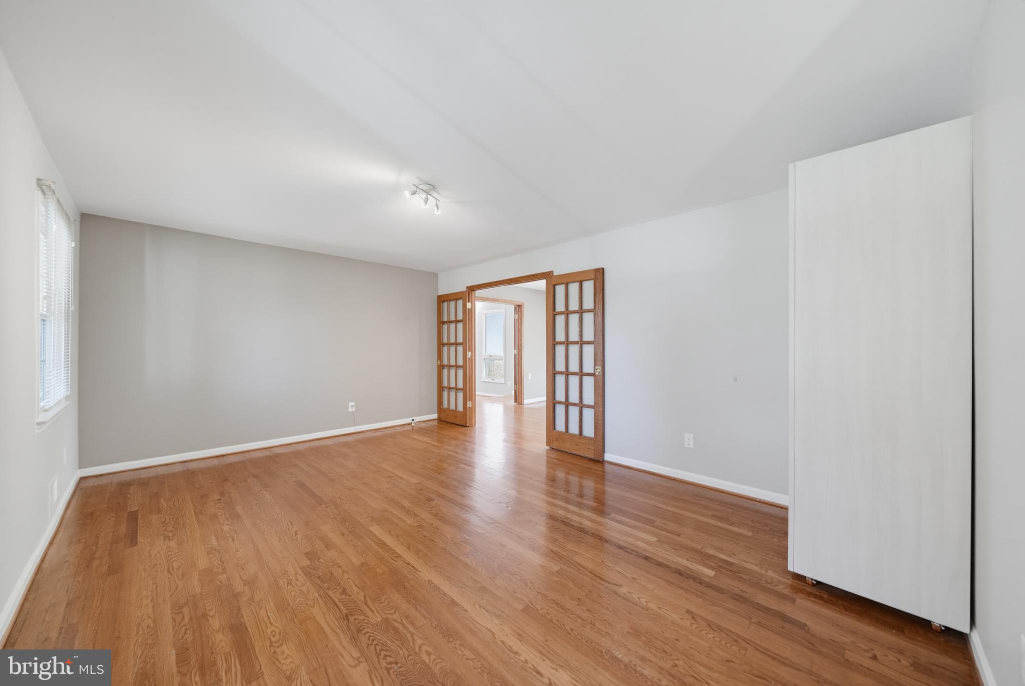 16818 Briardale Road Rockville, MD 20855 - Photo 7 of 45