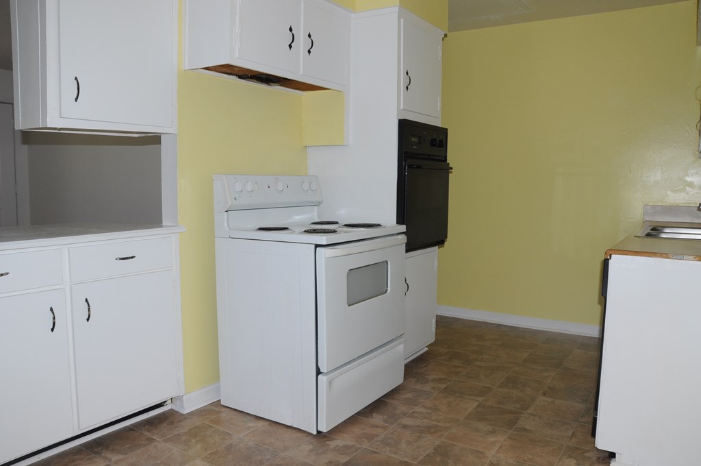 1491 Floyd Road Columbus, GA 31907 - Photo 4 of 26 Kitchen with 3 Ovens