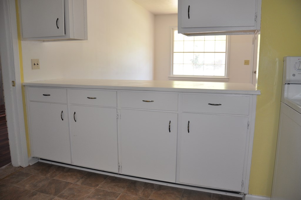 1491 Floyd Road Columbus, GA 31907 - Photo 6 of 26 Kitchen Cabinets