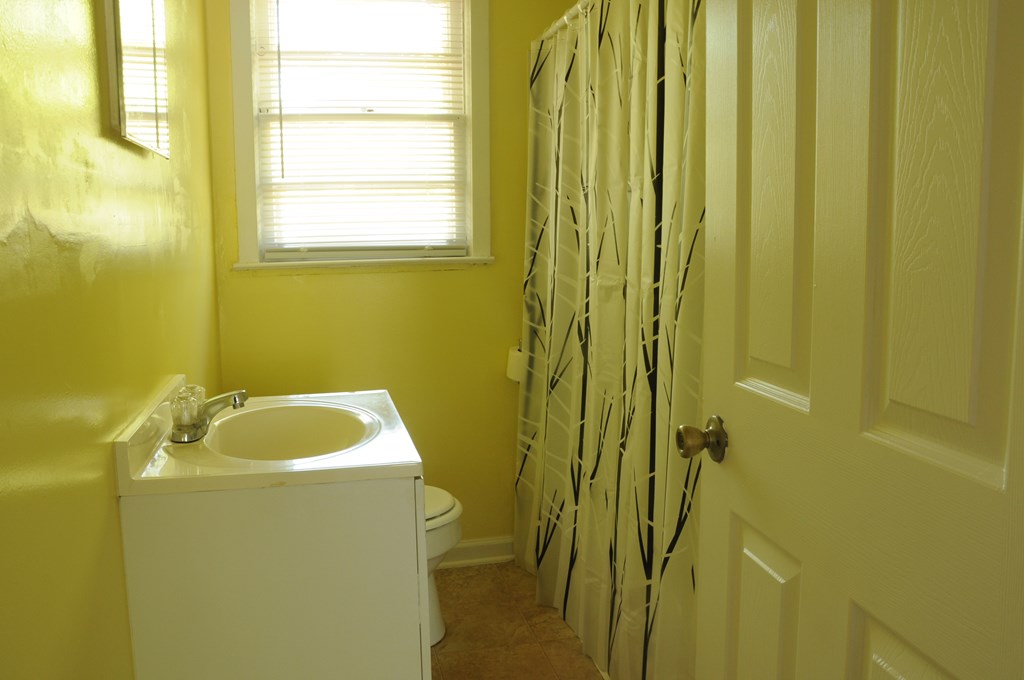 1491 Floyd Road Columbus, GA 31907 - Photo 10 of 26 Bath