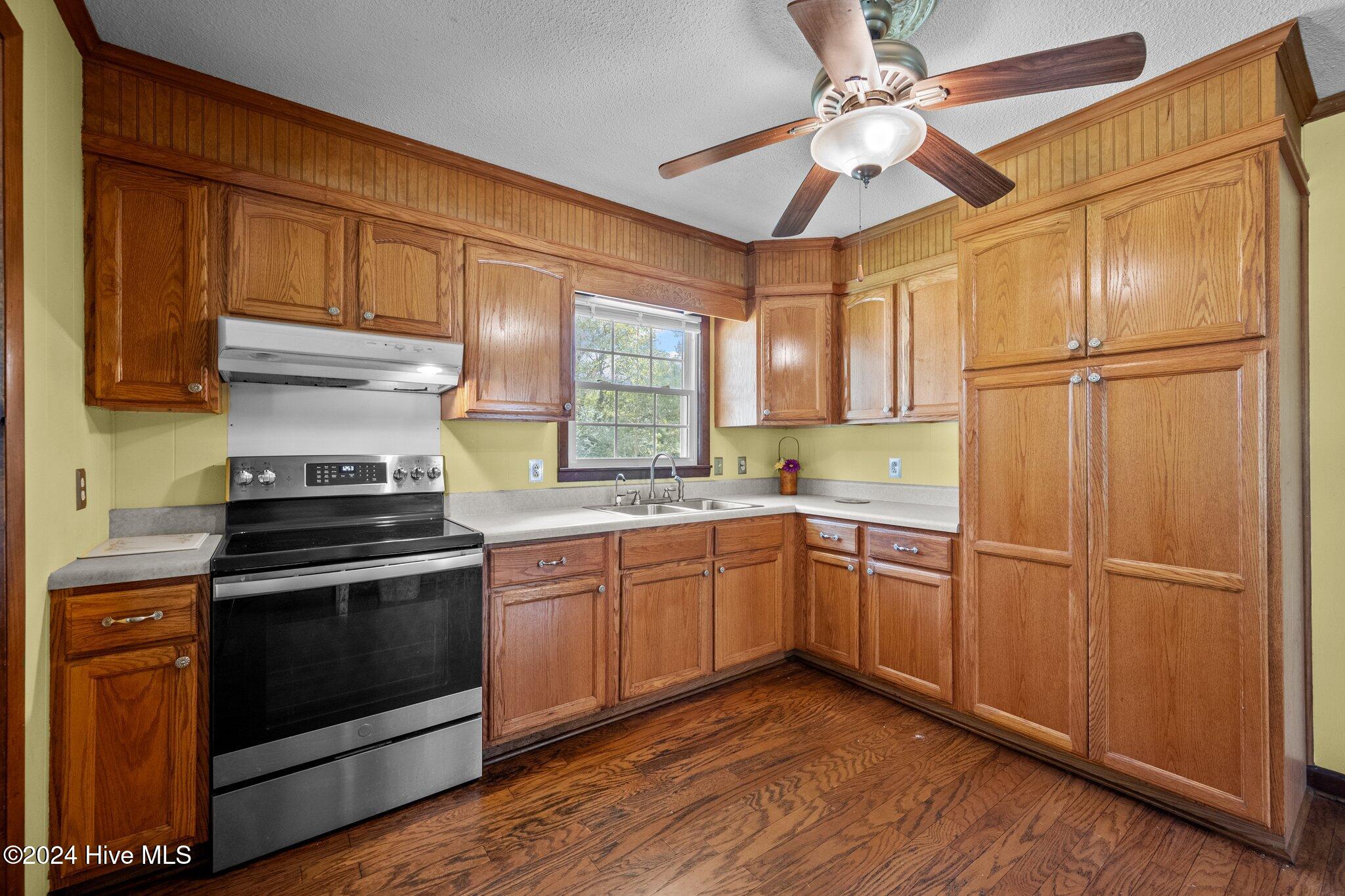 457 Davis Road Richlands, NC 28574 - Photo 9 of 44 9-web-or-mls-_Z724801