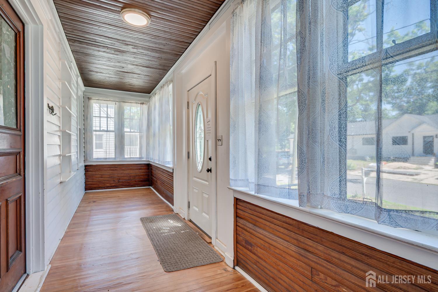 10 Jeff Street Edison, NJ 08837 - Photo 4 of 32