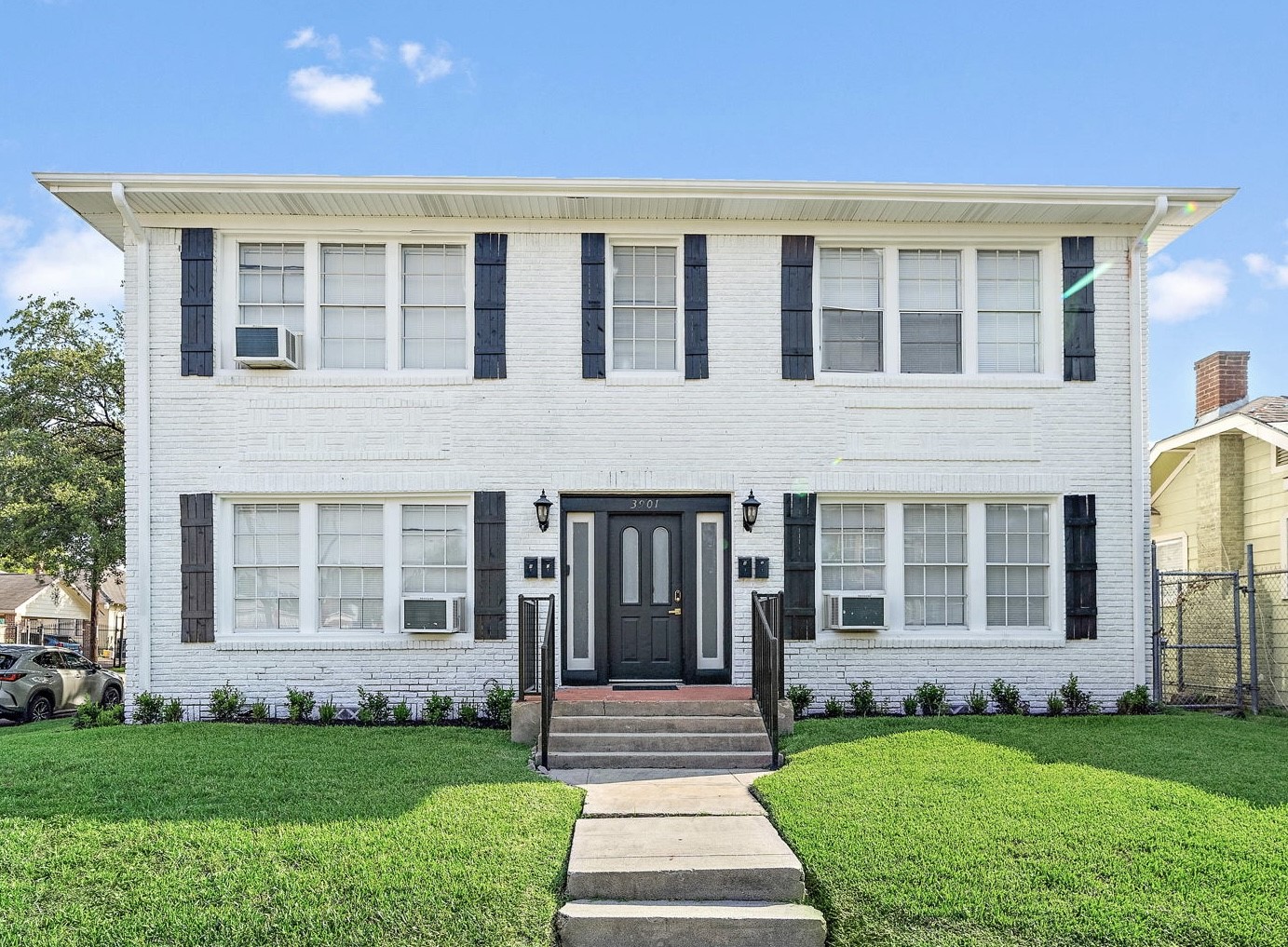 3901 Dallas Street, Unit B Houston, TX 77023 - Photo 1 of 32 a front view of a house with a yard