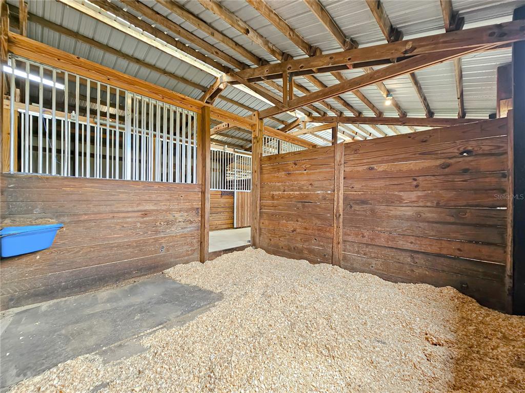41204 Emeralda Island Road Leesburg, FL 34788 - Photo 18 of 53 a view of a wooden door