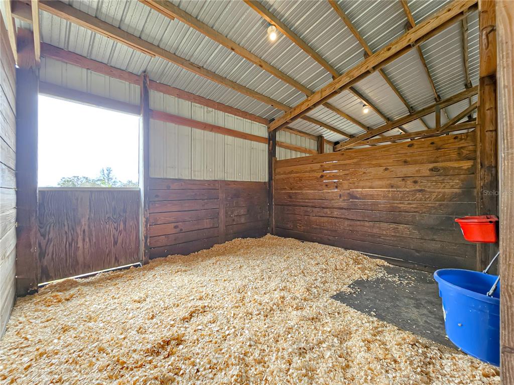 41204 Emeralda Island Road Leesburg, FL 34788 - Photo 21 of 53 a view of wooden wall