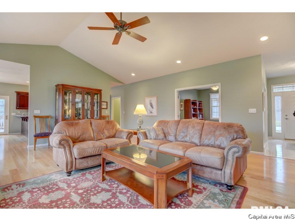 40 Woodland Trail Rochester, IL 62563 - Photo 11 of 35