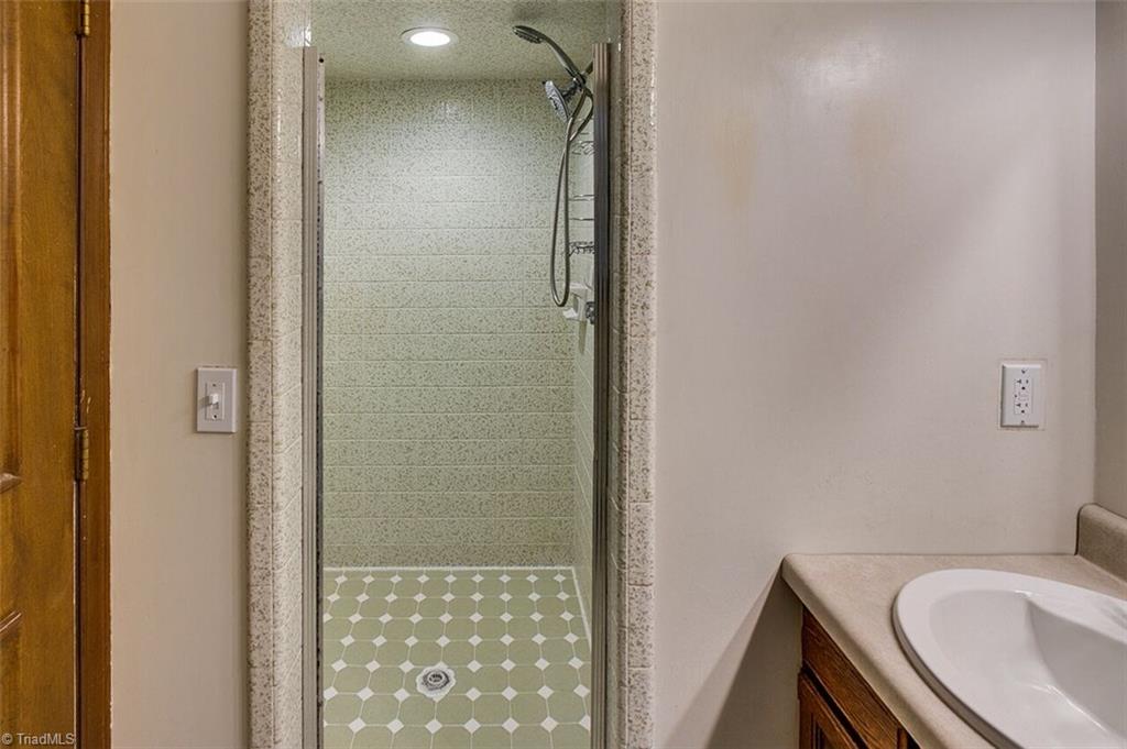 5902 Dehaven Road Pleasant Garden, NC 27313 - Photo 17 of 27 Gallery Image 17