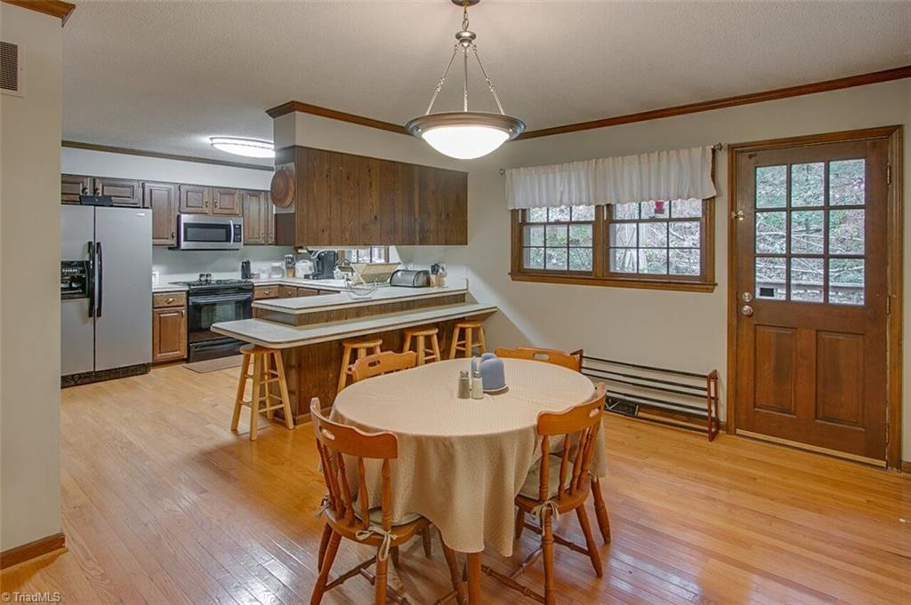 5902 Dehaven Road Pleasant Garden, NC 27313 - Photo 6 of 27 Gallery Image 6
