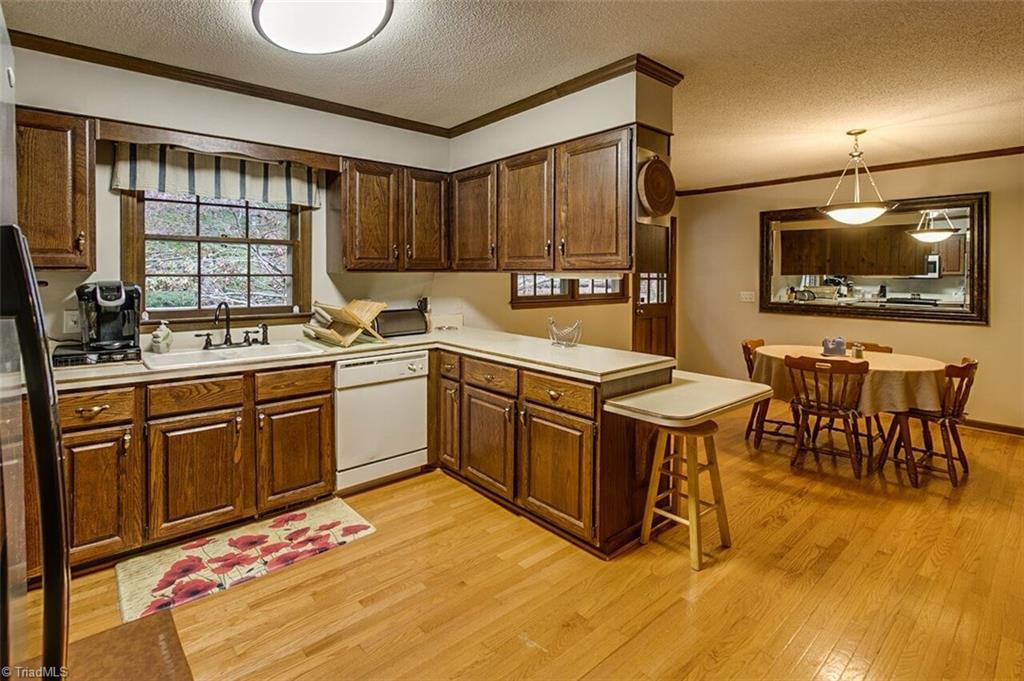 5902 Dehaven Road Pleasant Garden, NC 27313 - Photo 7 of 27 Gallery Image 7