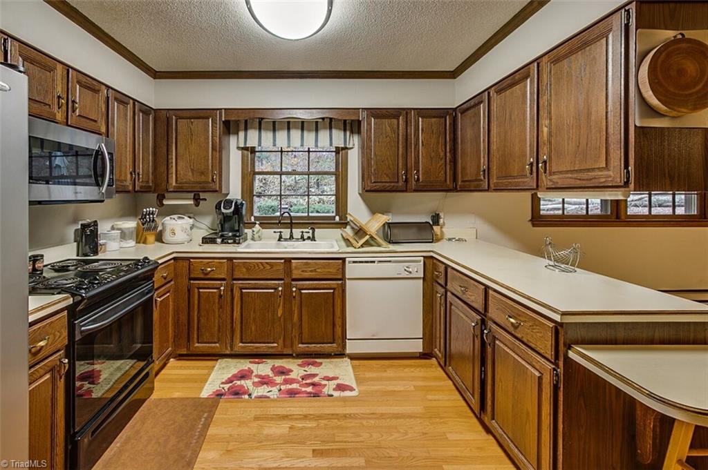 5902 Dehaven Road Pleasant Garden, NC 27313 - Photo 8 of 27 Gallery Image 8