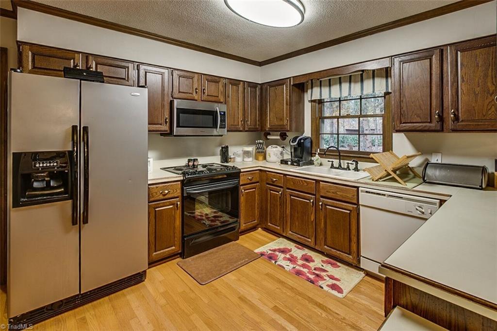 5902 Dehaven Road Pleasant Garden, NC 27313 - Photo 9 of 27 Gallery Image 9