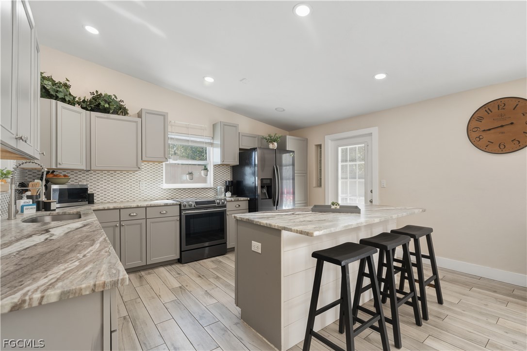 8635 Exeter Street Fort Myers, FL 33907 - Photo 12 of 44
