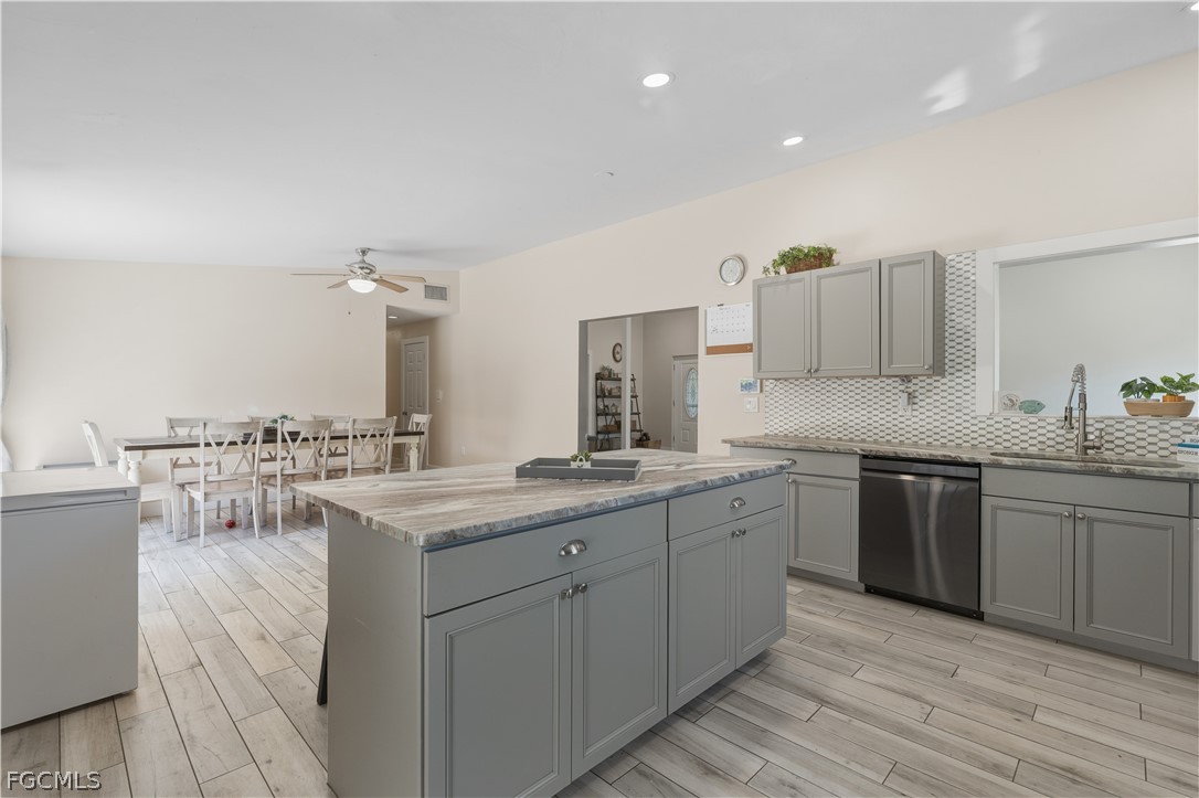 8635 Exeter Street Fort Myers, FL 33907 - Photo 16 of 44