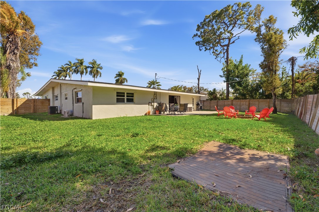 8635 Exeter Street Fort Myers, FL 33907 - Photo 34 of 44
