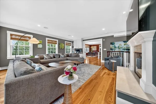 $3,095,000 | 33 Lincoln Street, Hingham, MA 02043