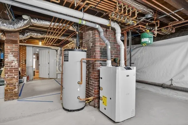 $3,095,000 | 33 Lincoln Street, Hingham, MA 02043