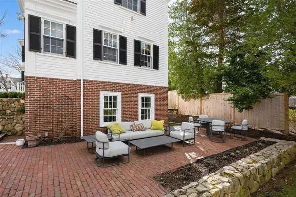 $3,095,000 | 33 Lincoln Street, Hingham, MA 02043