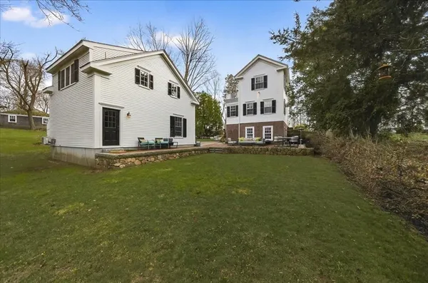 $3,095,000 | 33 Lincoln Street, Hingham, MA 02043