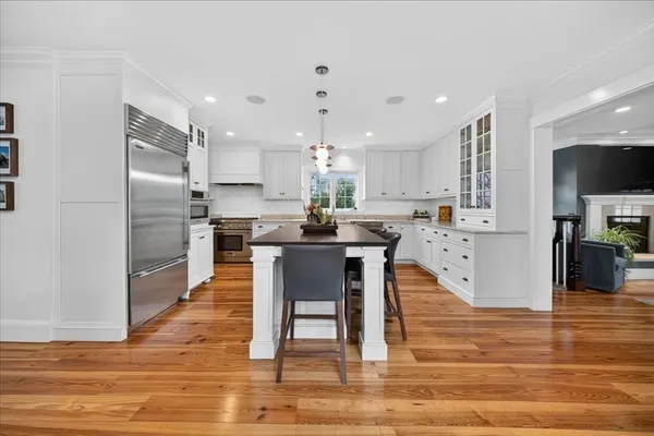 $3,095,000 | 33 Lincoln Street, Hingham, MA 02043
