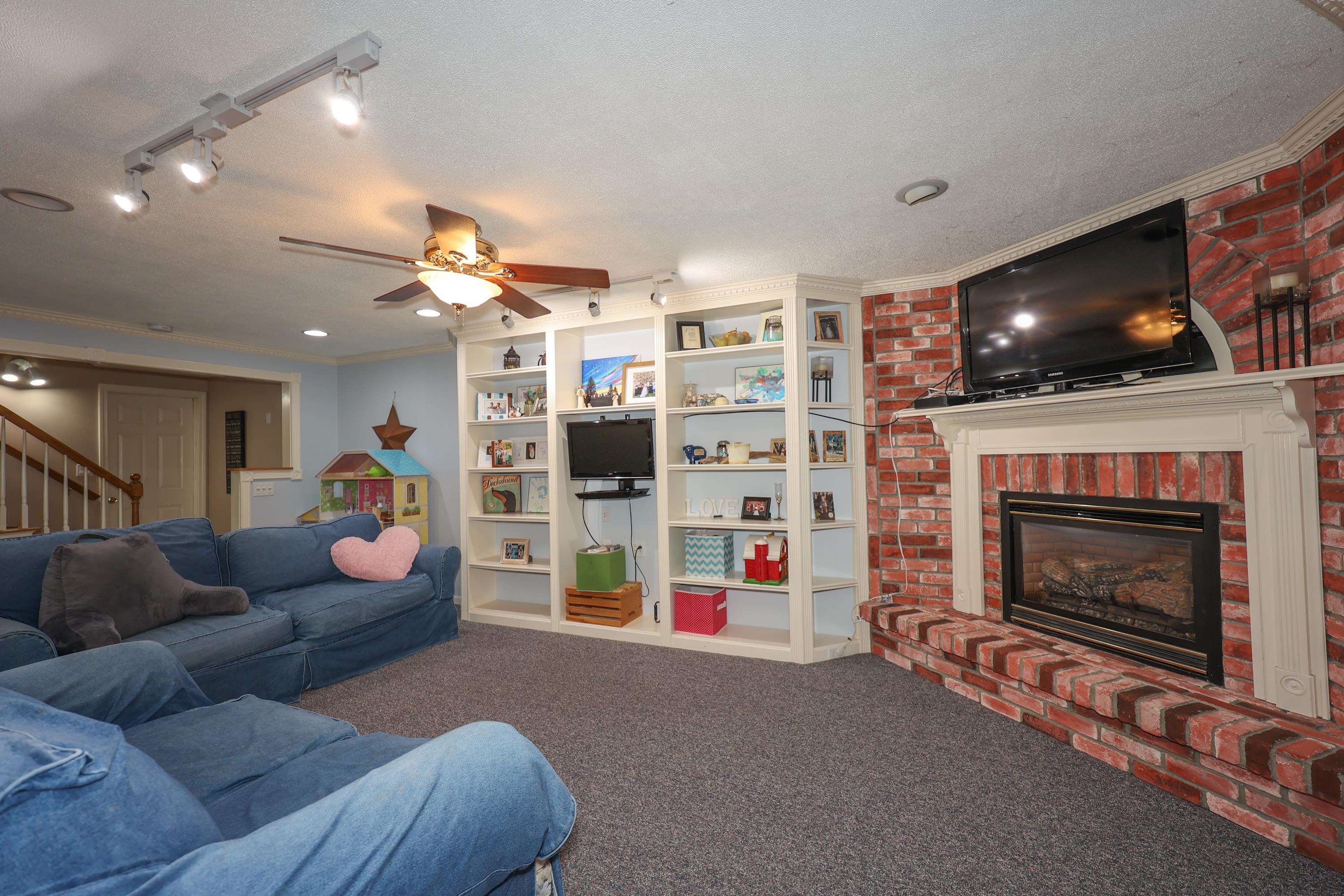 15 Danforth Circle Manchester, NH 03104 - Photo 27 of 28